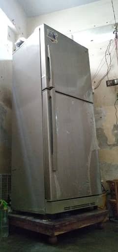 urgent sale pel fridge good condition jumbo size