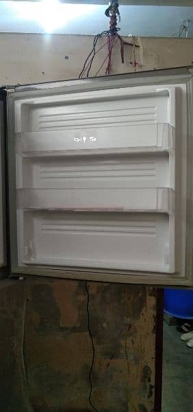 urgent sale pel fridge good condition jumbo size 4