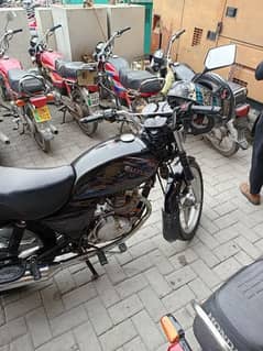 Suzuki GS 150 SE