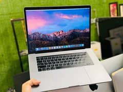 apple MacBook pro M2,16 inch,512gb SSD,16gb ram in 10/10 new condition 0