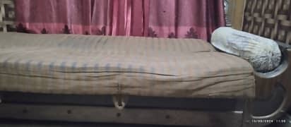 used sofa cum bed at very cheap price boht mazboot lakri ha