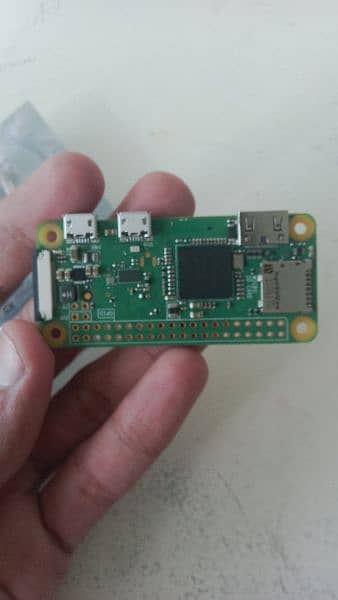 urgent sale raspberry pi zero wh built-in wi-fi and Bluetooth 3