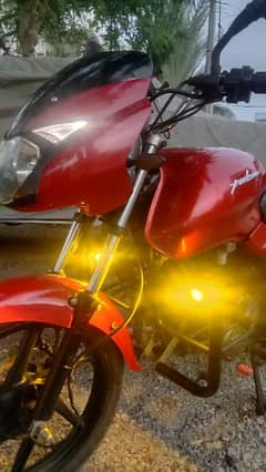 Bajaj Pulser 180 custom made on Ravi Piaggio