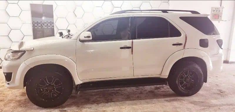 Toyota Fortuner V 2013 14