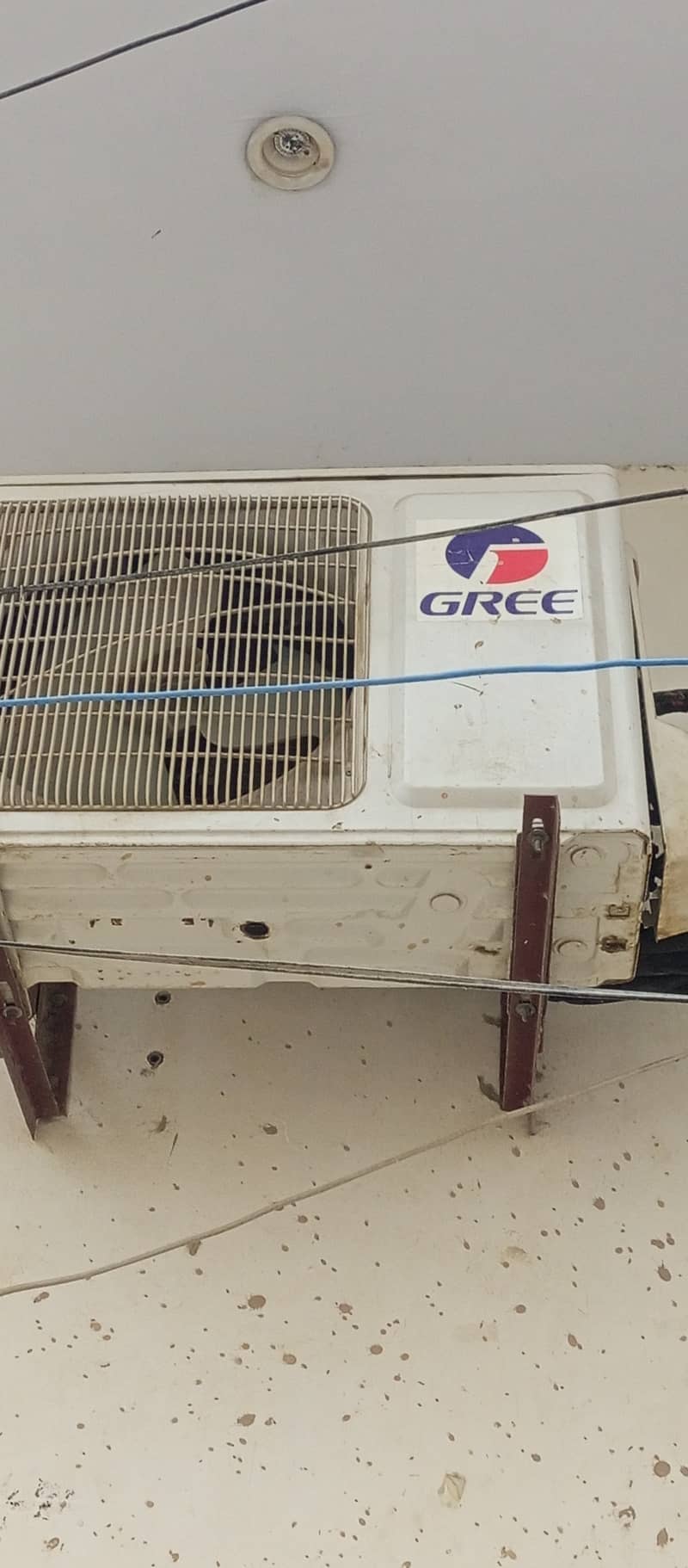 Gree split ac new condition 3