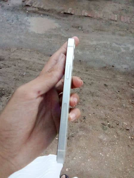 Iphone 12 4