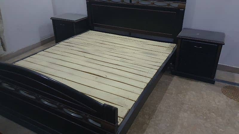 WOODEN BED 1