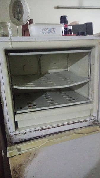 Old Russian fridge,  working, compressor works, freezer is ok 5