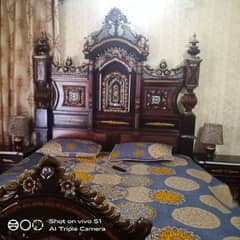 solid wood haveeli bed in very gud condition 0