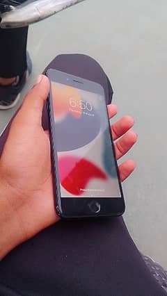 I phone 7 plus 32gb with box 0