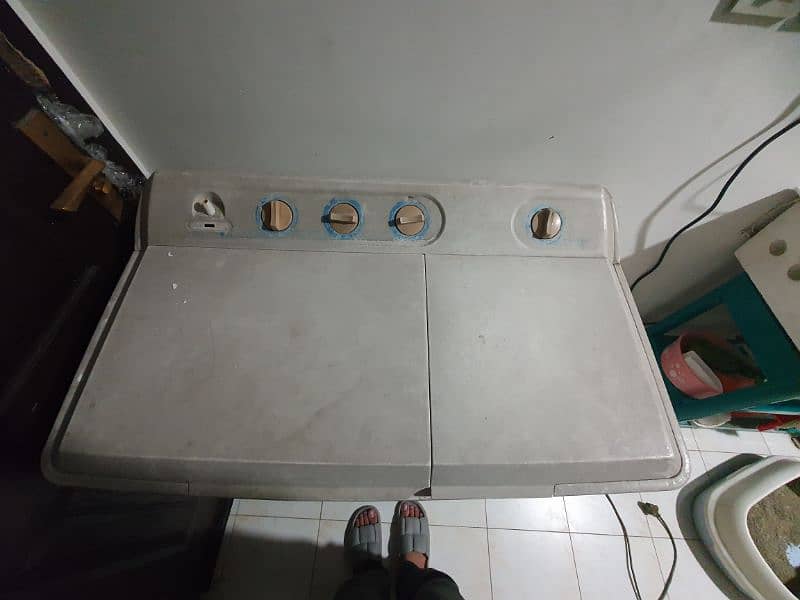 Haier Twin Tub Washing Machine 1