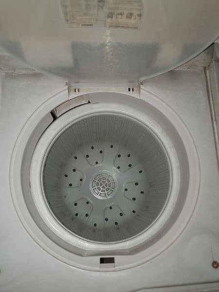 Haier Twin Tub Washing Machine 4