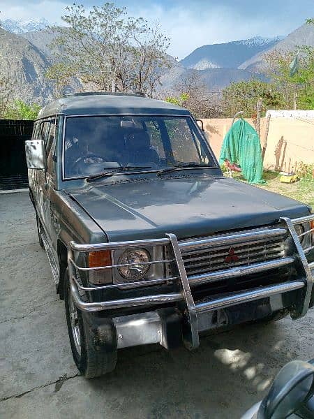 Mitsubishi Pajero 1988 9