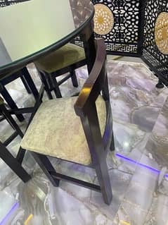 4 seater round dining table 0