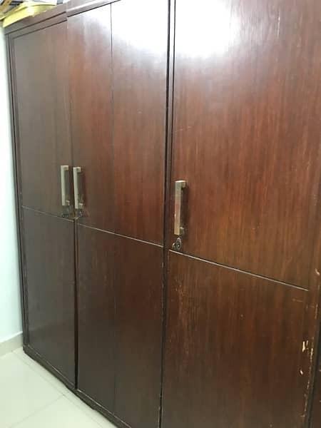 alamari  3 door big size wooden wardrob 0