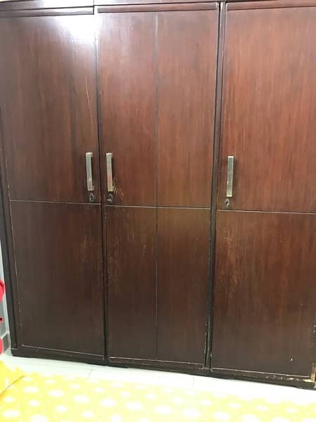 alamari  3 door big size wooden wardrob 2