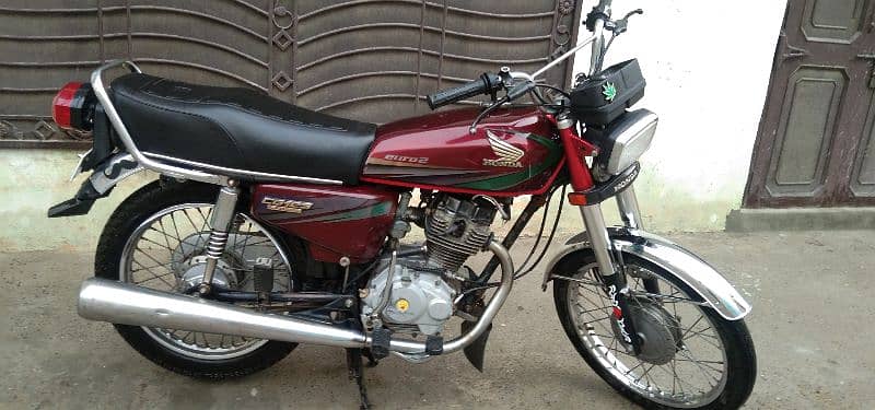 Honda 125 Bike (PKK-7172) 0