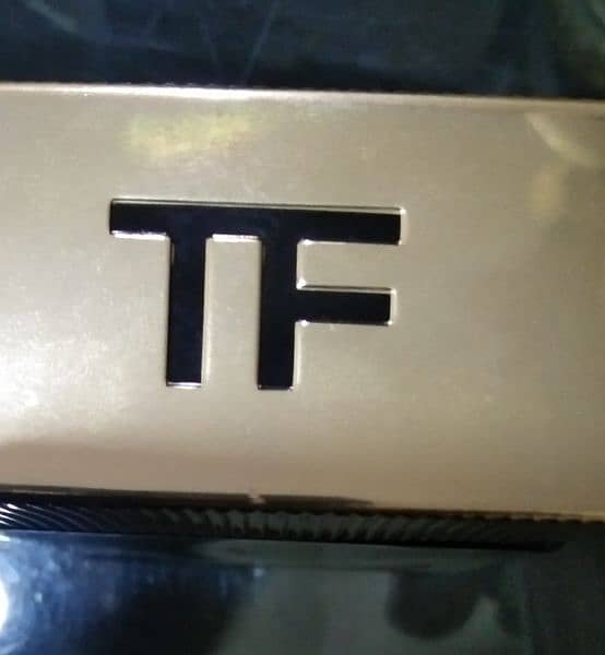 TOM FORD 2