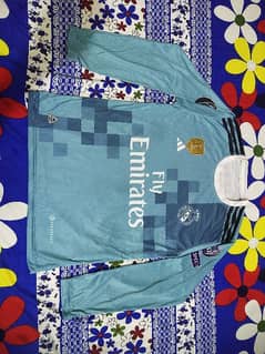 Real Madrid 2017/18 Champions league away shirt 0