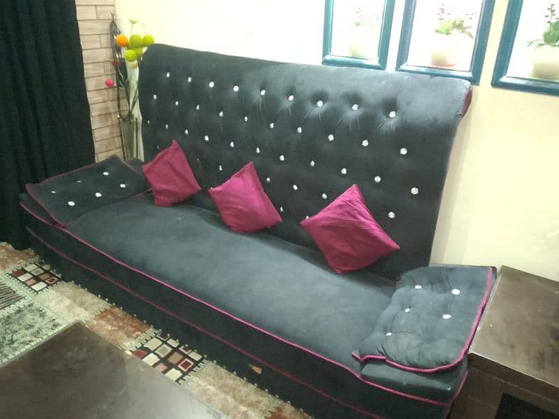 5 seater sofa 0