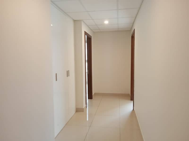 Emaar 4 Bedroom Apartment For Rent Sea Facing 3