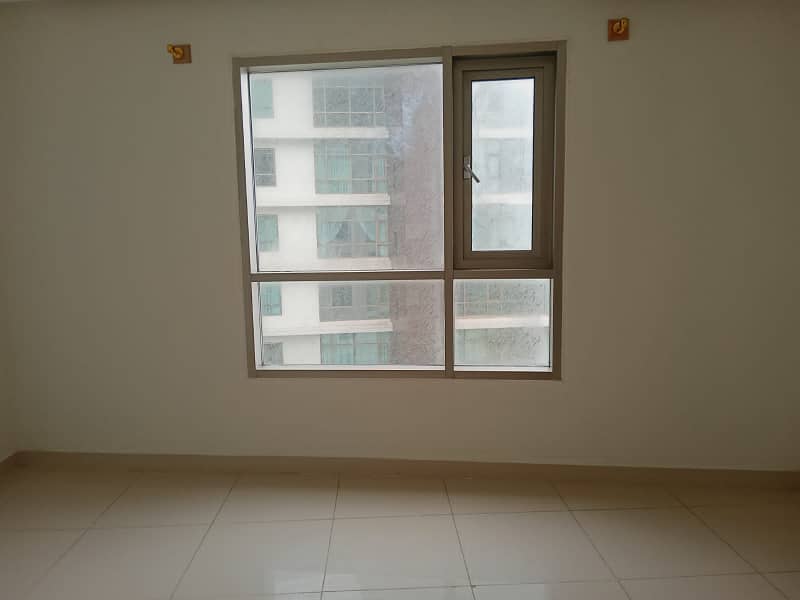 Emaar 4 Bedroom Apartment For Rent Sea Facing 6