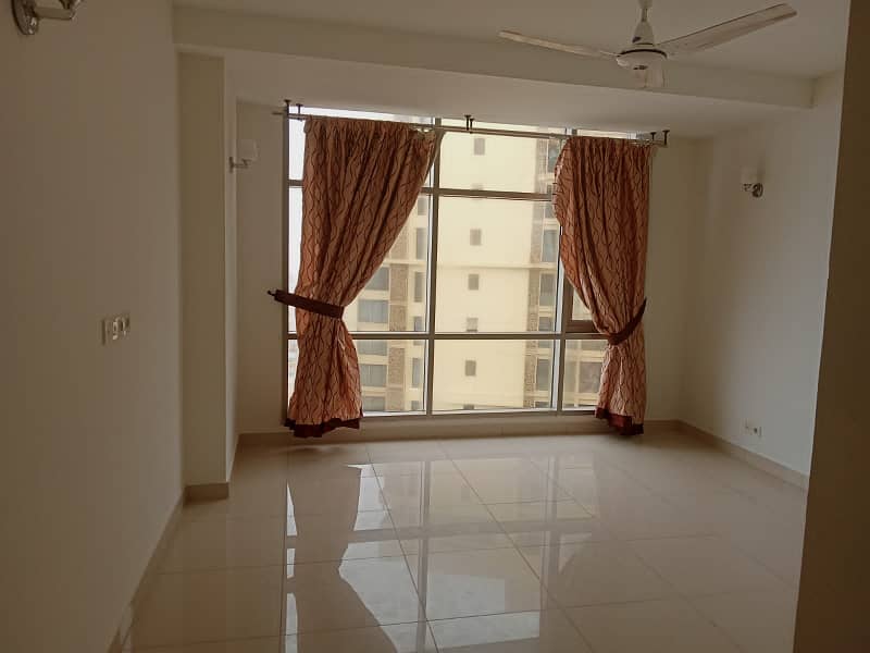 Emaar 4 Bedroom Apartment For Rent Sea Facing 10