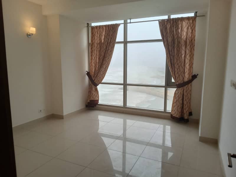 Emaar 4 Bedroom Apartment For Rent Sea Facing 16