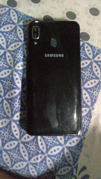 Samsung Galaxy a30 4 64 1