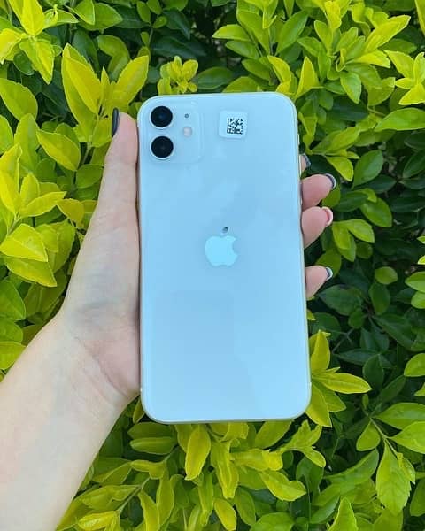 IPHONE 11 128 WHITE 1