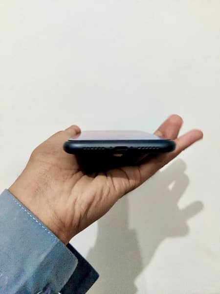 iphone 11 gv with box 64gb 3