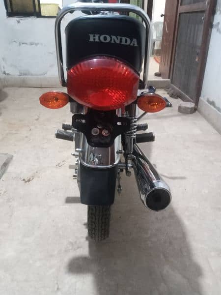 Honda 125 New Condition 4