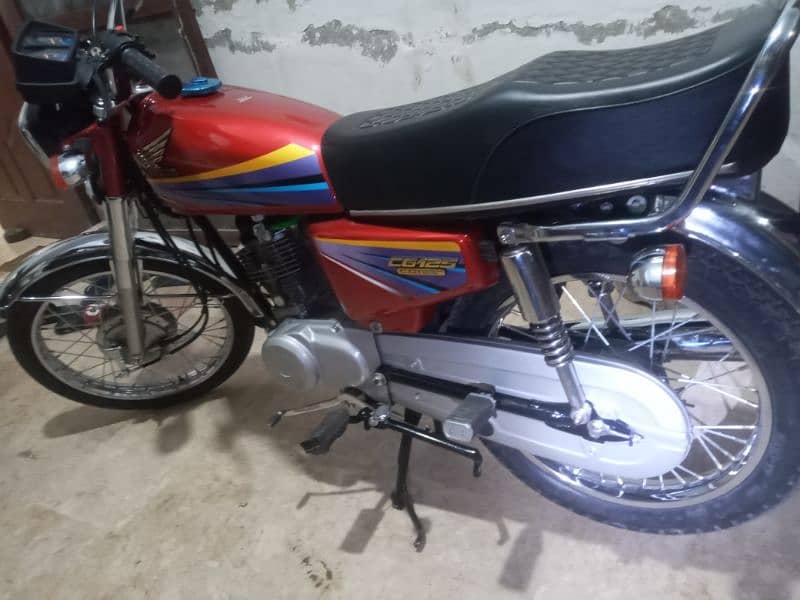 Honda 125 New Condition 5