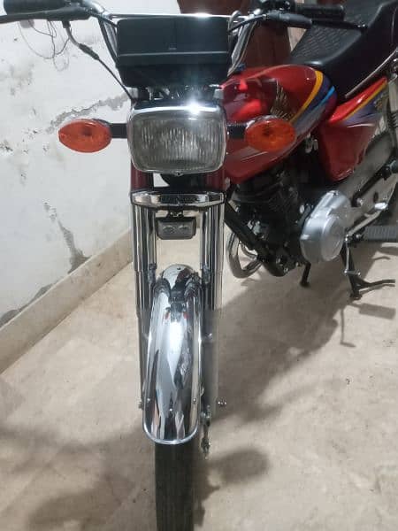 Honda 125 New Condition 7