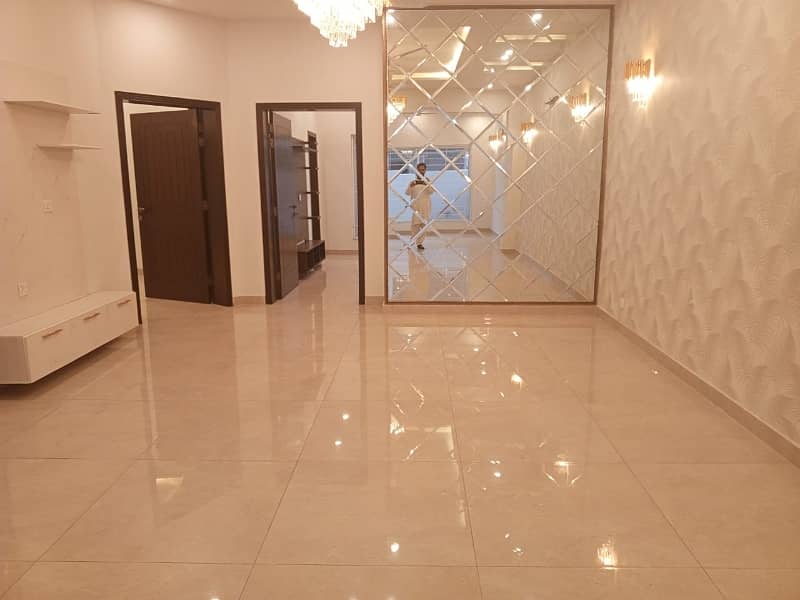 Dha phase 8 Ex Air Avenue 10 marla full house for rent 10