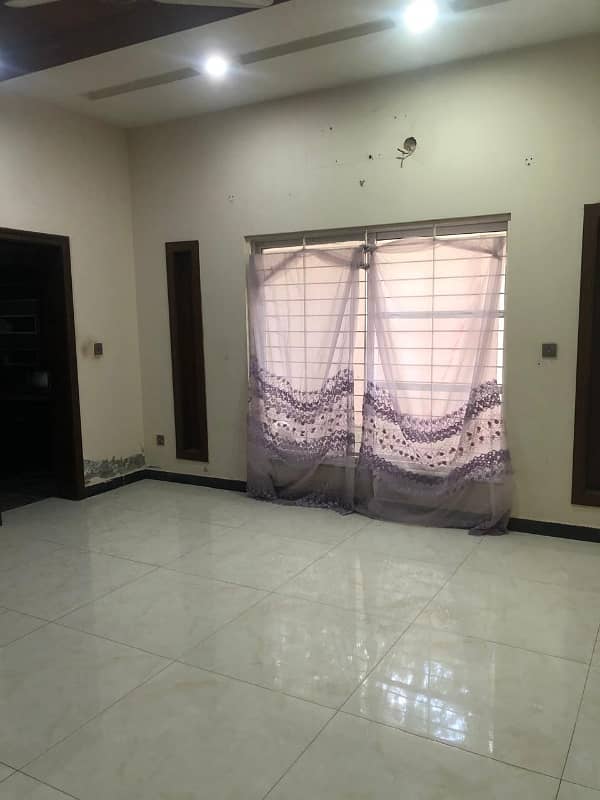 1 kanal lower portion for rent at ideal location bahria town lhr small families prefered 29