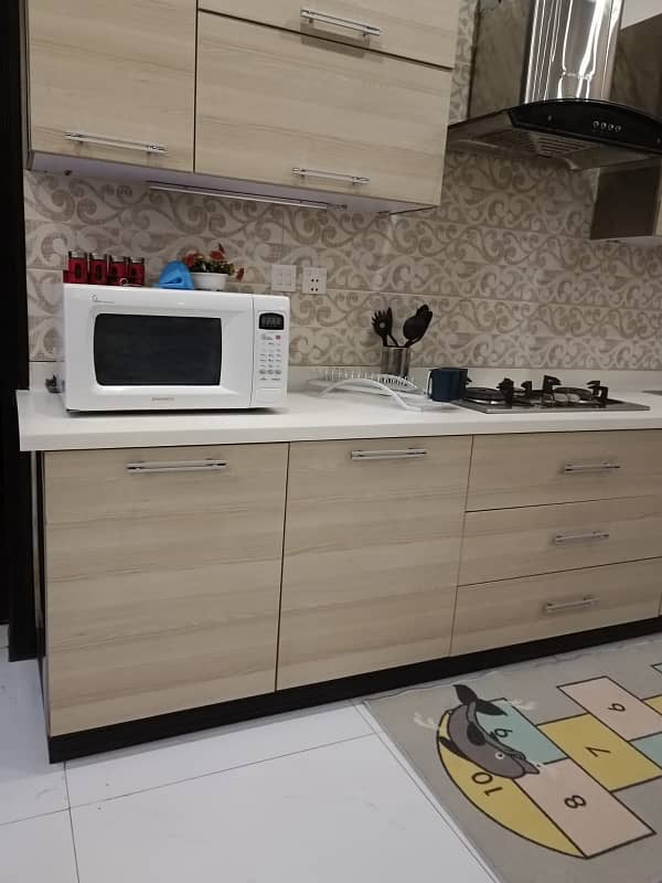 DHA Phase 4 Kanal Upper Portion Fully Furnished For Rent 1