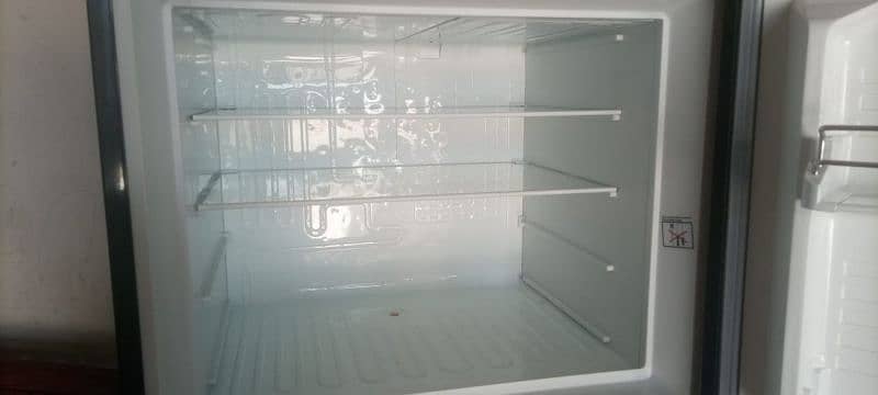 full size glass fridge please read description then call and text 0