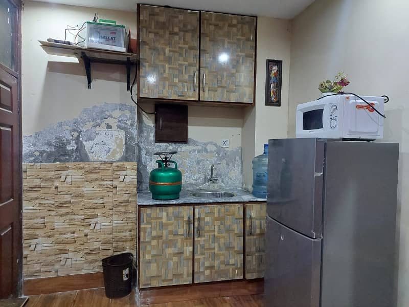 1 Bedroom Fully Furnished Flat For Rent in Block H-3 Johar Town Lahore. 9