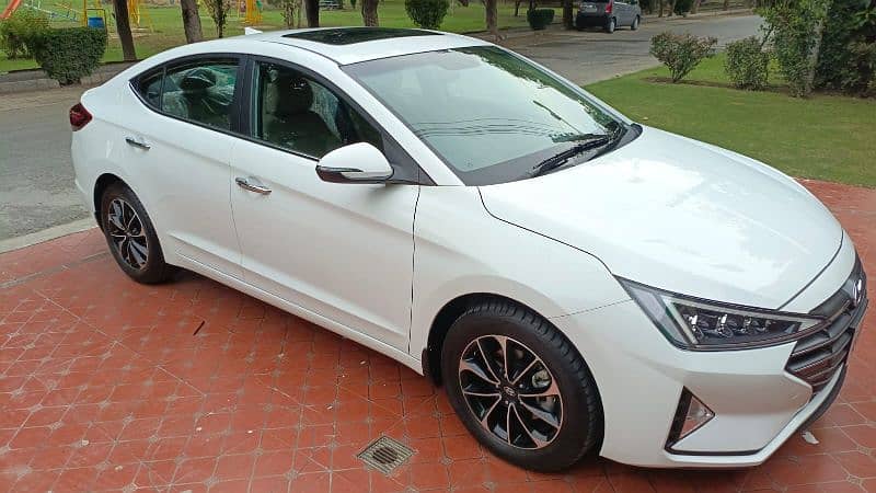 Hyundai Elantra GLS automatic 2024 white 13