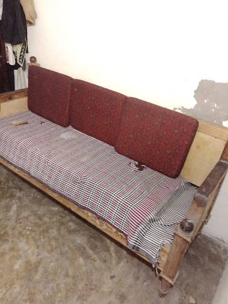 good condition sofa 1