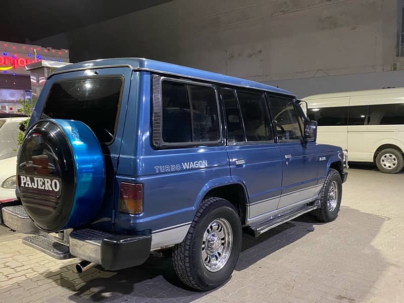 Mitsubishi Pajero 1990 2