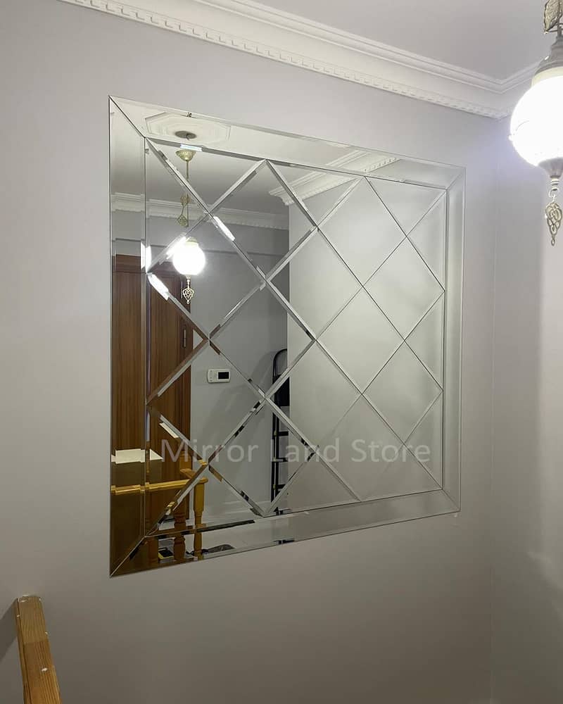 Elegant wall mirror. 4