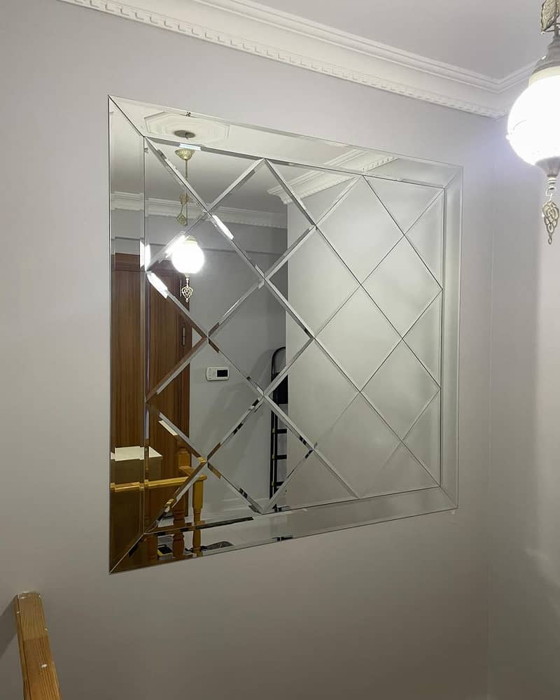 Elegant wall mirror. 11