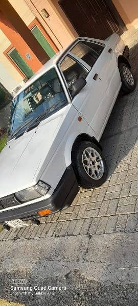 Nissan Sunny 1989 3