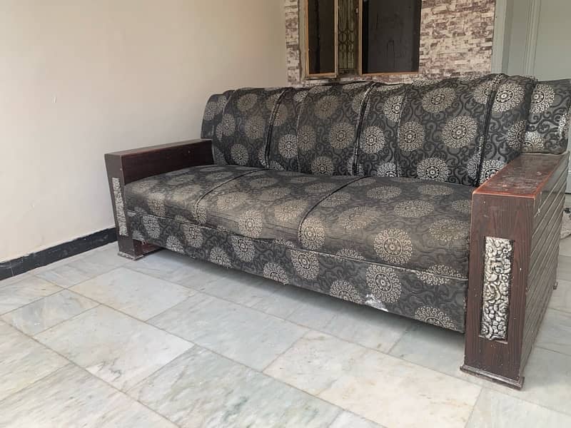 5 SEATER SOFA GOOD CONDITION 0