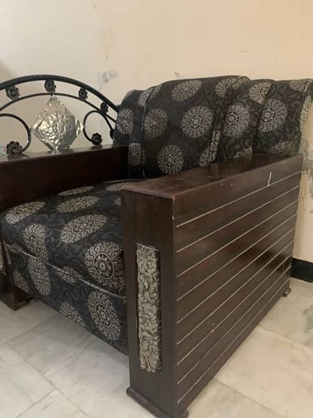 5 SEATER SOFA GOOD CONDITION 2