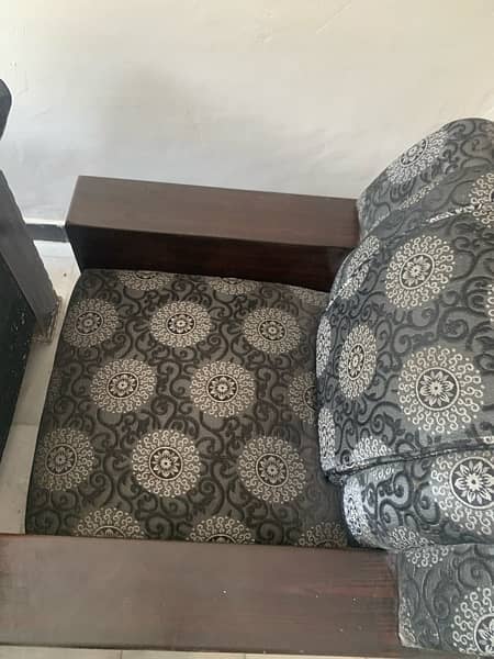 5 SEATER SOFA GOOD CONDITION 6