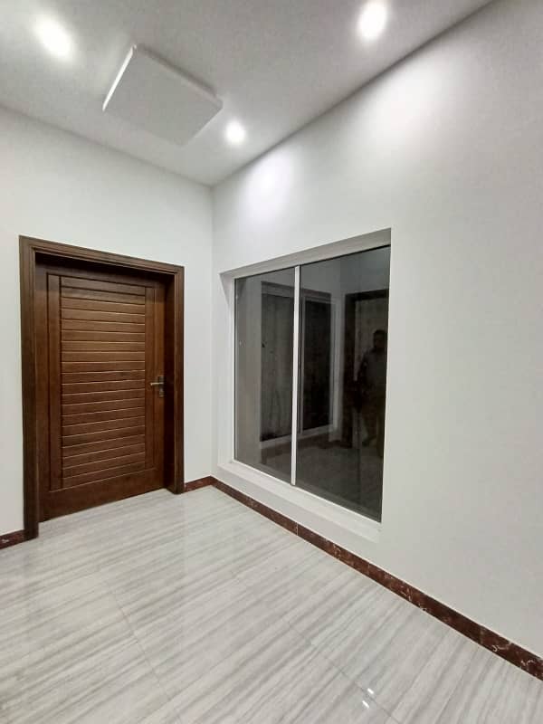 10 Marla Brand New House For Sale 5 Master Bedroom attached Khayyaban Colony No 2 Madina Town Faisalabad 5