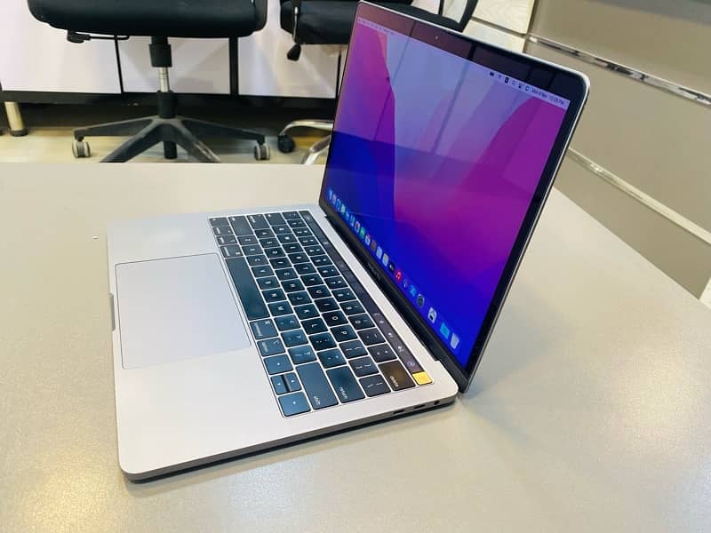 CTO- MacBook Pro 13” Touchbar 2018 i7/16/1TB 5